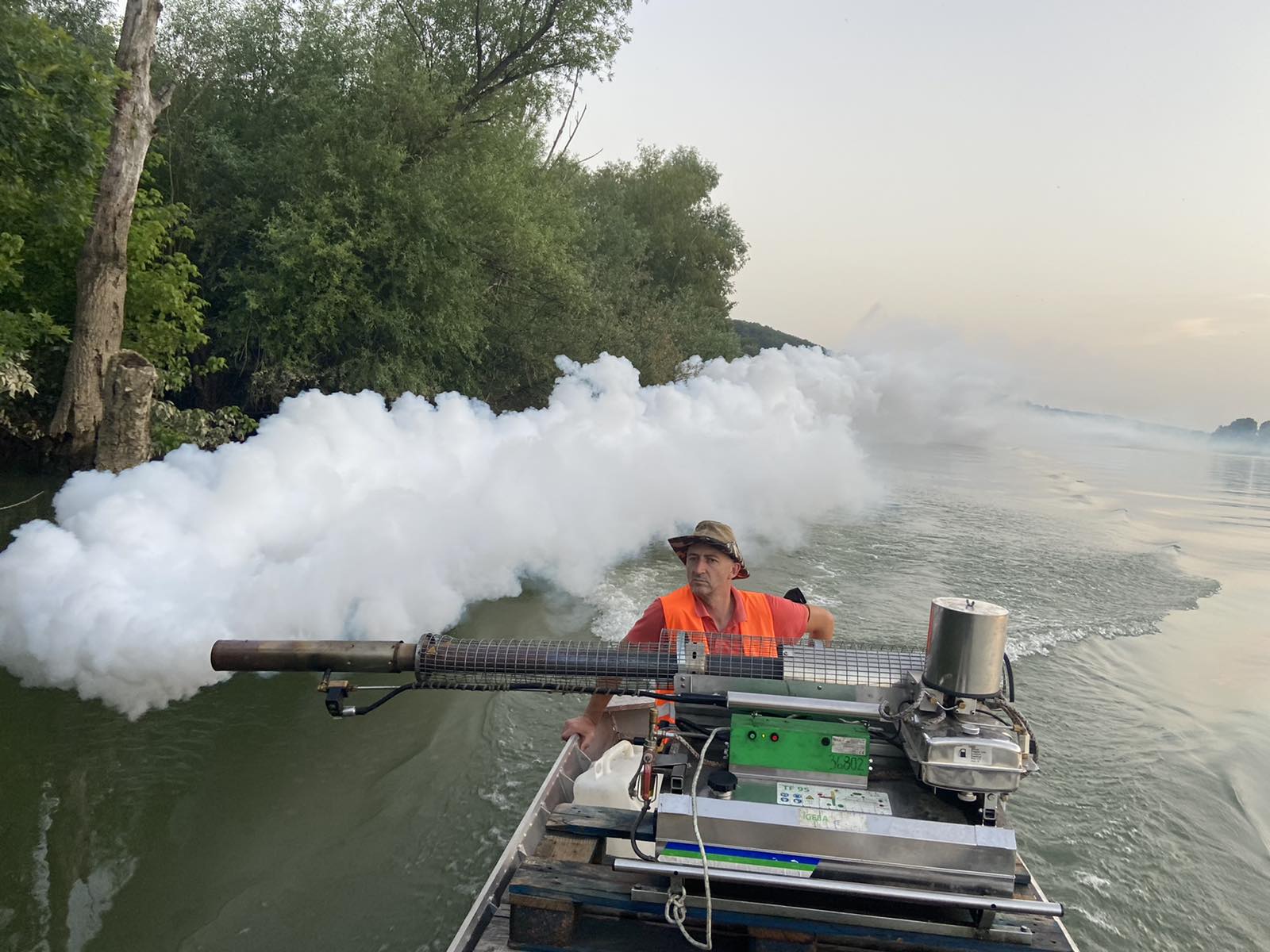 Свакодневни напади на екипе ЈКП „Градска чистоћа“ Суграђани поново онемогућили сузбијање комараца