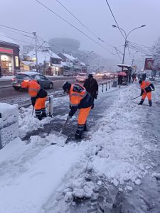 „Градска чистоћа“ у пуном и појачаном капацитету уклања снег